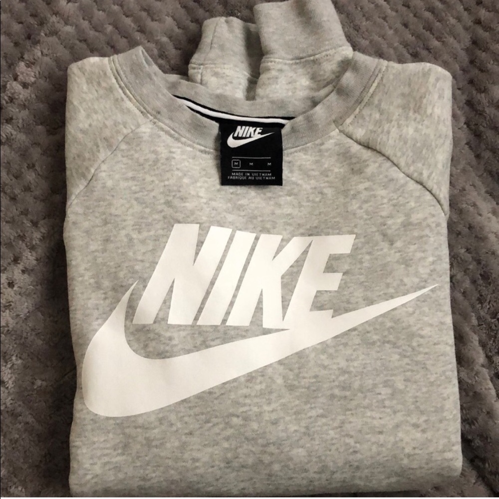 Nike crewneck